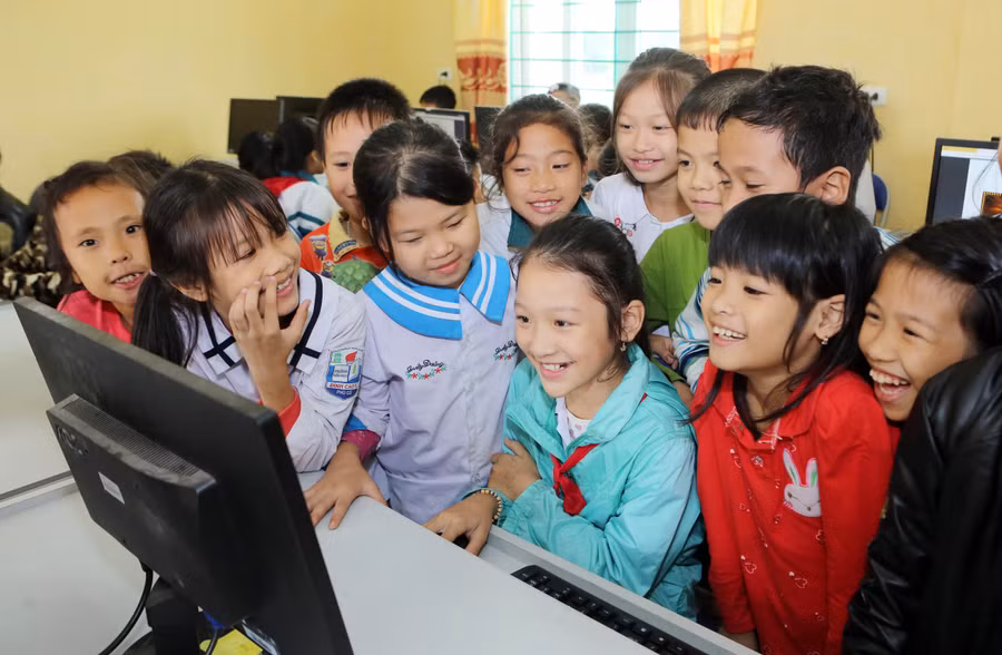 Chương trình “Giáo dục dinh dưỡng học đường” hỗ trợ trang bị những công cụ học tập hữu ích để giúp các em HS tiểu học hiểu hơn về dinh dưỡng thông qua các bài học tương tác thú vị