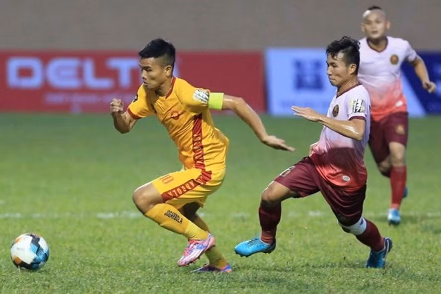 Thanh Hóa tiếp tục thất bại trước Sài Gòn FC, trong trận đấu mà đội chủ nhà đã có đến 2 siêu phẩm bàn thắng