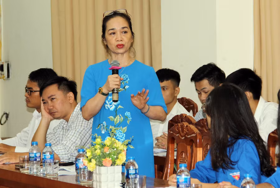 Th.S Dương Thị Minh Thu - Trưởng phòng Công tác xã hội Bệnh viện Nhi Trung ương chia sẻ tạ Hội thảo. Ảnh T. Toàn