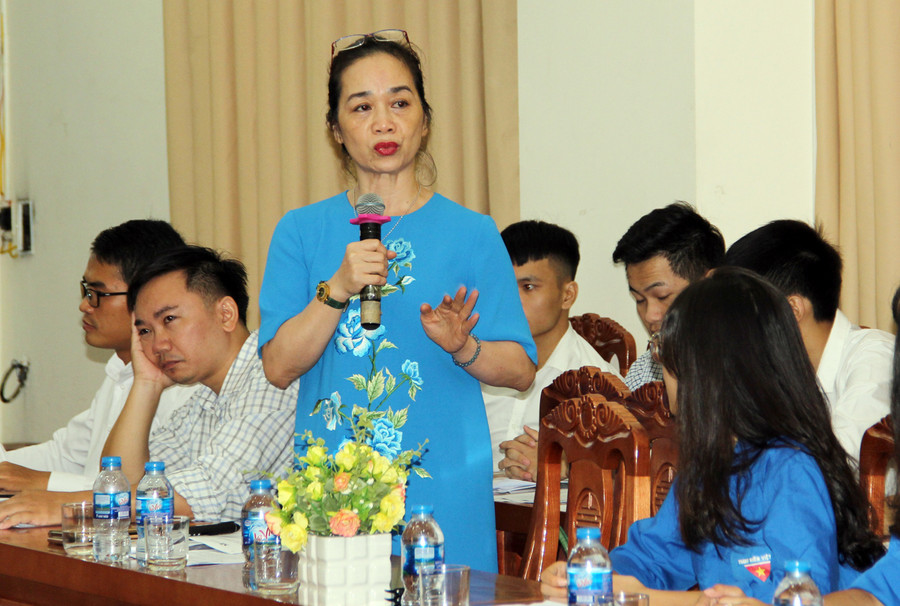 Th.S Dương Thị Minh Thu - Trưởng phòng Công tác xã hội Bệnh viện Nhi Trung ương chia sẻ tạ Hội thảo. Ảnh T. Toàn