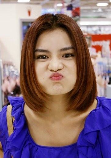 Bà mẹ một con Vũ Thu Phương không "sống đúng tuổi" của mình. Ảnh chụp tự sướng xem là cười nghiêng ngả của sao Việt