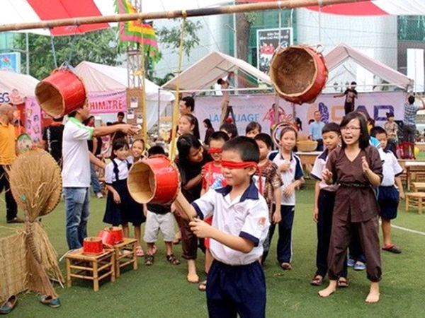 “Ngày hè cho em” tại Làng Văn hóa Du lịch các dân tộc Việt Nam