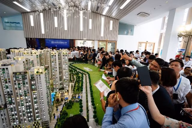 Thị trường bất động sản: Mòn mỏi chờ ổn định