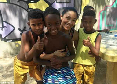 Christina hiện là giám đốc tổ chức từ thiệntrẻ em Coelho Growth Foundation. Christina hiện là giám đốc tổ chức từ thiện vì trẻ em Coelho Growth Foundation