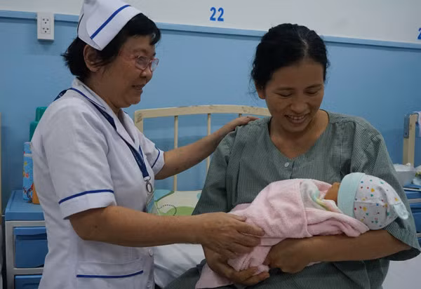 Sản phụ hồi phục khỏe mạnh sau can thiệp. Ảnh: H.H