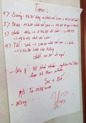 Bức ảnh lịch nhắc “chơi với con” trong phòng ngủ của trùm ma túy Thuận chột. Bức ảnh lịch nhắc “chơi với con” trong phòng ngủ của trùm ma túy Thuận chột.