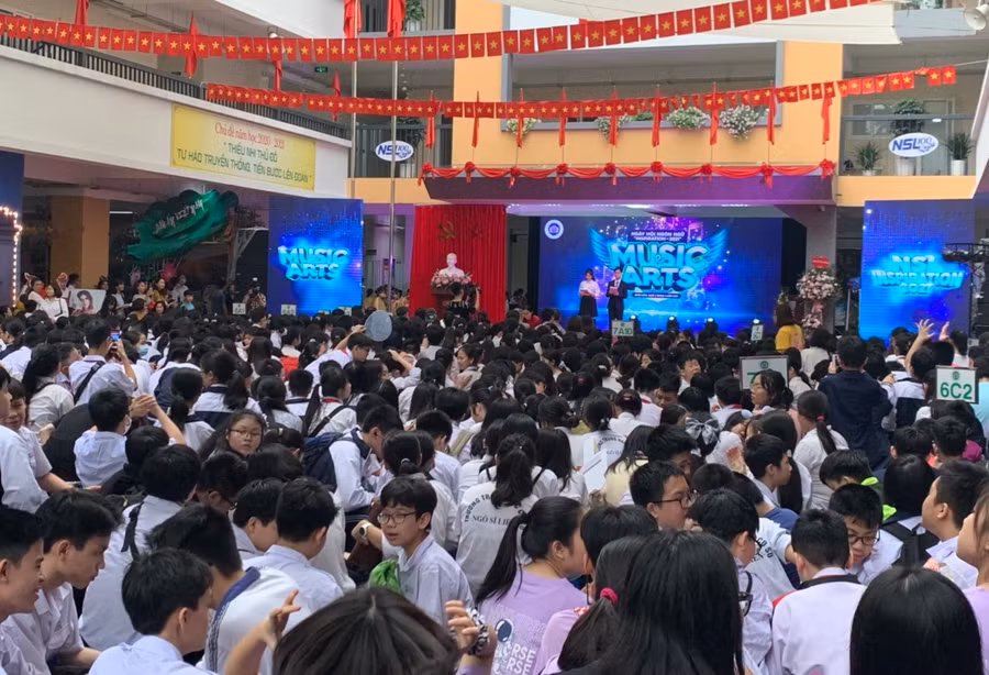 Học sinh hào hứng tham gia chương trình.