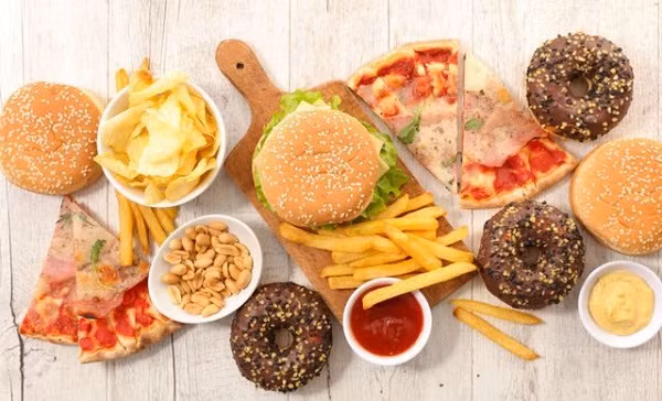 7 loại thực phẩm gây lão hóa nhanh 