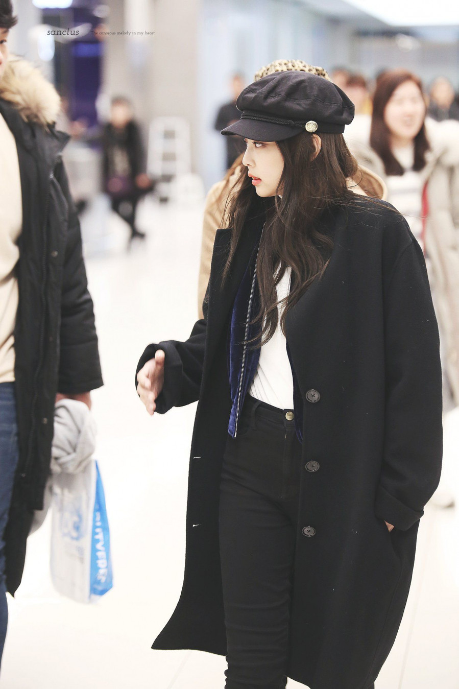 Chọn áo khoác vừa ấm vừa sang chảnh như Jennie (BlackPink) ảnh 4 Jennie52