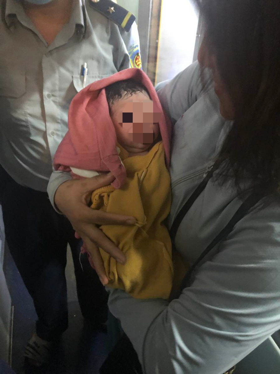 Sản phụ và bé gái mới sinh khỏe mạnh.