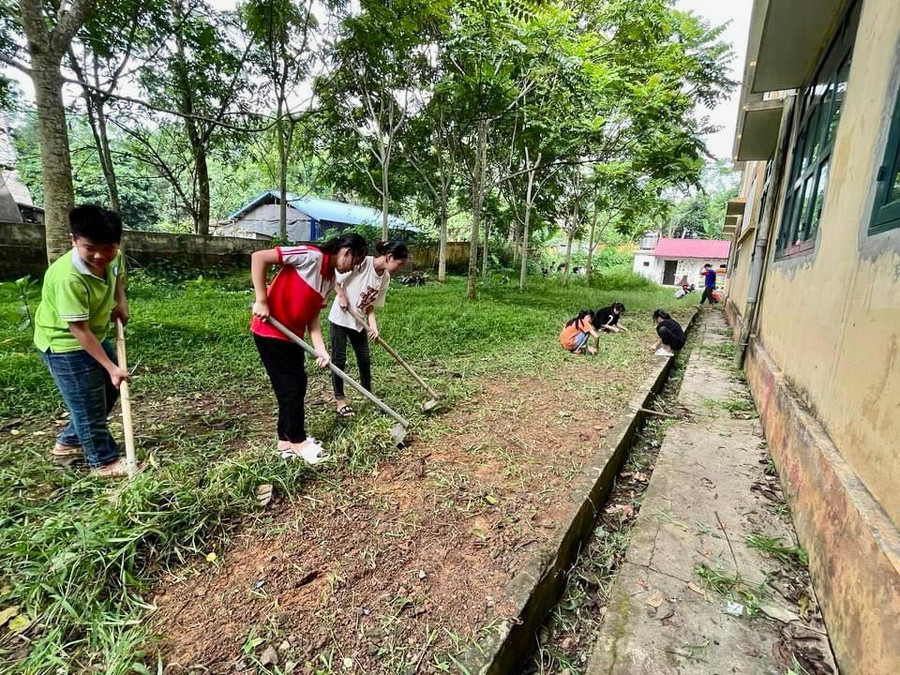 Học sinh trường THCS Hợp Thành, Phú Lương dọn dẹp vệ sinh chuẩn bị năm học mới Học sinh trường THCS Hợp Thành, Phú Lương dọn dẹp vệ sinh chuẩn bị năm học mới