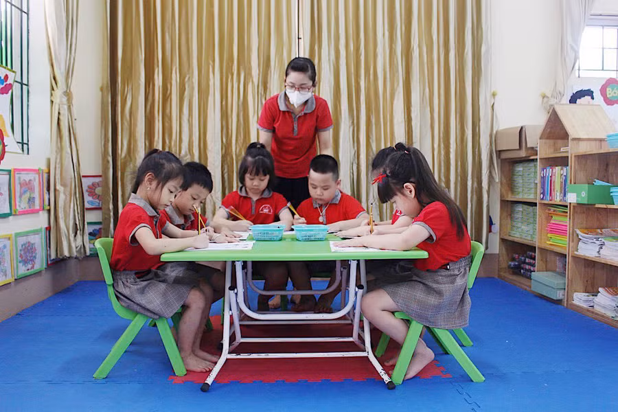 Khắc phục tình trạng khó khăn do thiếu giáo viên