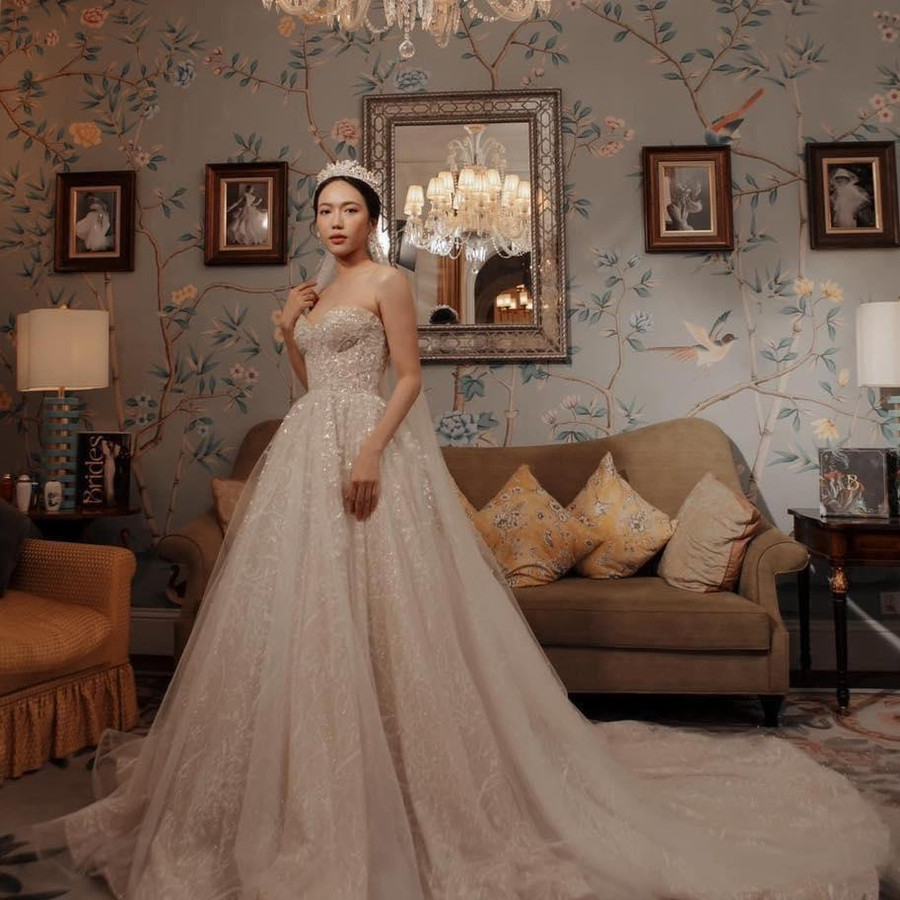 Diệu Nhi xuất hiện với tạo hình cô dâu xinh đẹp, duyên dáng. Diệu Nhi xuất hiện với tạo hình cô dâu xinh đẹp, duyên dáng.