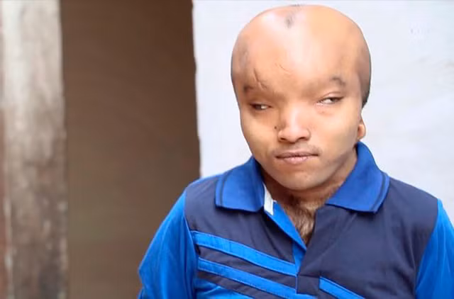 Người đàn ông kì lạ có ngoại hình khó tin