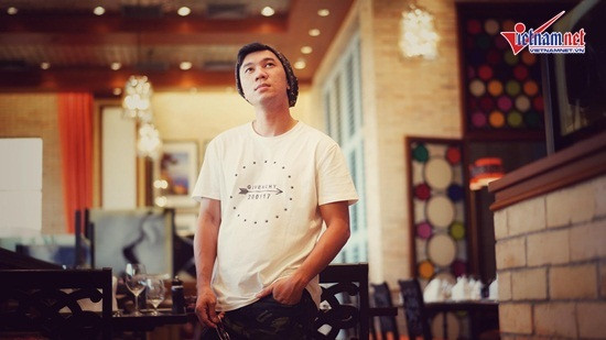 "Cách đây 5 năm về trước, tôi chỉ muốn mình là tài xế chở Ya Ya Trương Nhi. Biết đâu, cô ấy sẽ cho tôi ít tiền", Lương Bằng Quang tâm sự. Lương Bằng Quang: Gia đình nói tôi rất nhiều khi yêu Ngân 98