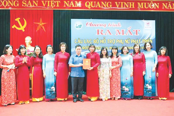 Ra mắt CLB hỗ trợ phụ nữ phát triển Trường ĐH Nông Lâm (ĐH Thái Nguyên) 