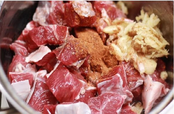 meo-kho-thit-chun-vi-lai-bong-dep-hap-dan-2