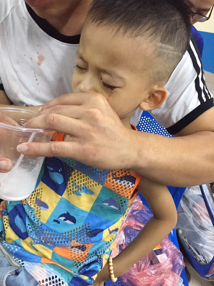 cho con xem ipad tu 6 thang tuoi, me cao bang lang nguoi khi nghe bac si ket luan - 5