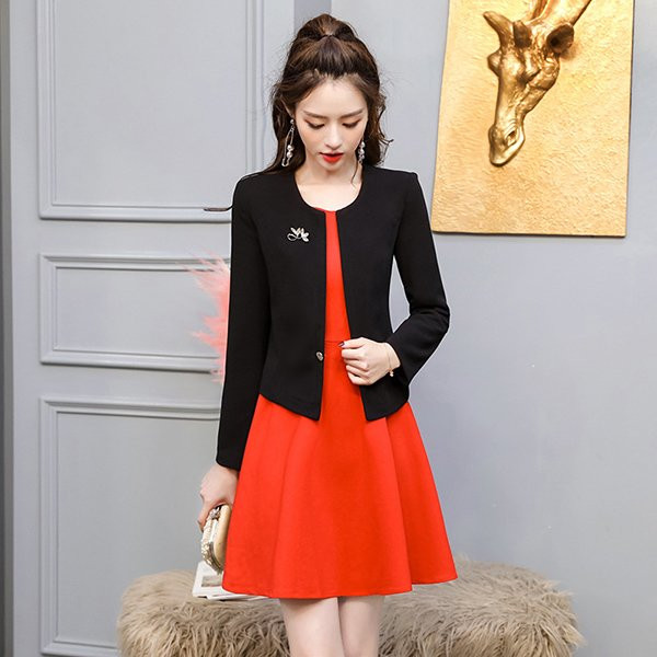 Các mẫu áo vest chuẩn mốt mùa thu giúp nàng công sở ghi điểm tuyệt đối ảnh 12 cac mau ao vest chuan mot giup cac nang cong so ghi diem tuyet doi trong mat dong nghiep - 13