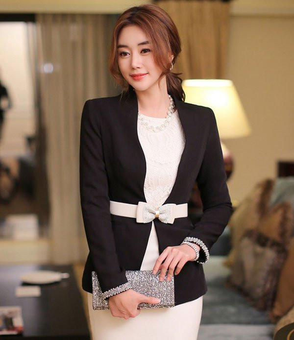 Các mẫu áo vest chuẩn mốt mùa thu giúp nàng công sở ghi điểm tuyệt đối ảnh 15 cac mau ao vest chuan mot giup cac nang cong so ghi diem tuyet doi trong mat dong nghiep - 16