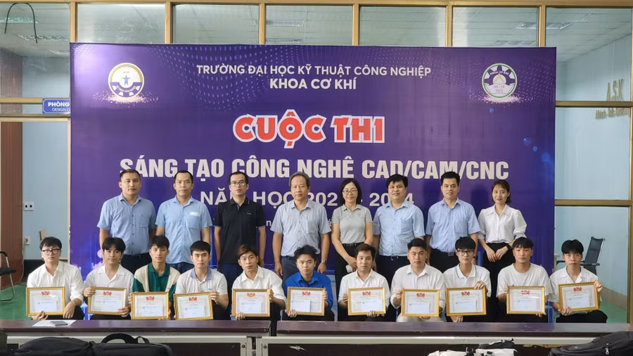 300 thí sinh tranh tài tại cuộc thi sáng tạo công nghệ CAD/ CAM/ CNC.