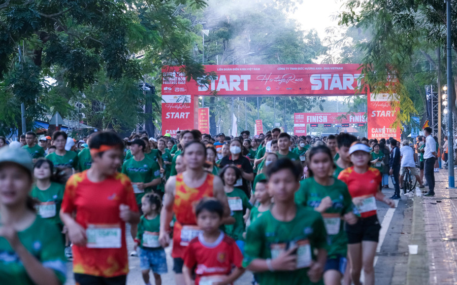 Giải Marathon quốc tế di sản Cần Thơ 2022 thu hút hơn 6.000 VĐV trong nước và quốc tế tham dự.