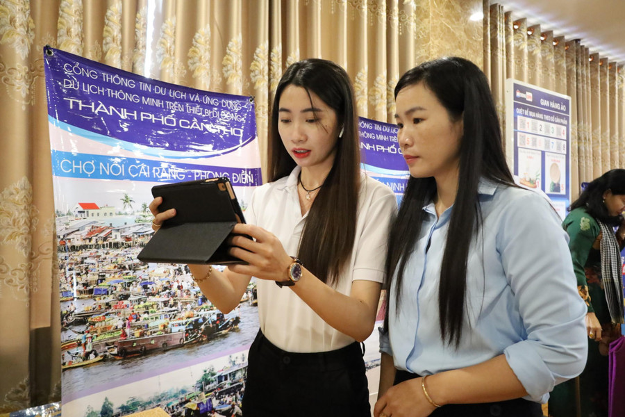 Trải nghiệm các hình thức chuyển đổi số.