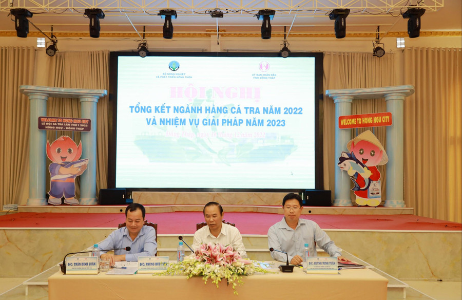 Đại diện Bộ NN&PTNT và UBND tỉnh chủ trì hội nghị. Đại diện Bộ NN&PTNT và UBND tỉnh chủ trì hội nghị.