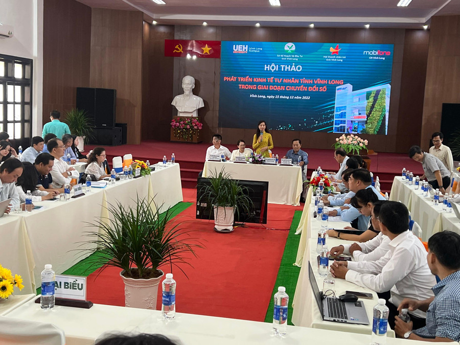 Đại biểu chia sẻ tại hội thảo. Đại biểu chia sẻ tại hội thảo.