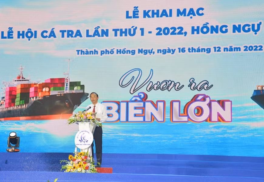 Ông Phùng Đức Tiến - Thứ trưởng Bộ NN&PTNN phát biểu khẳng định vị thế của con cá tra.