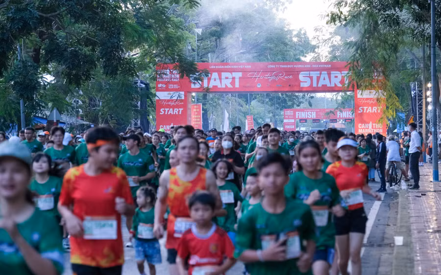 Các VĐV xuất phát ở cự ly 5km.
