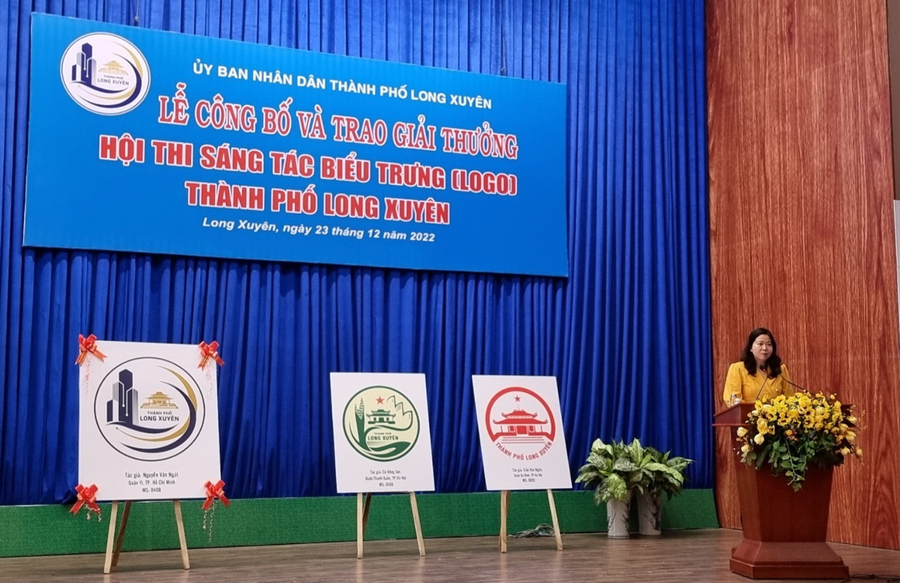 Bà Võ Thị Xuân Kiều, Phó Chủ tịch UBND thành phố Long Xuyên phát biểu tại hội thi.