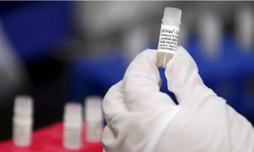 Văcxin DCVax đem tới hy vọng cho bệnh nhân ung thư não. Văcxin DCVax đem tới hy vọng cho bệnh nhân ung thư não. Ảnh: Reuters.