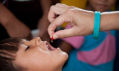 Trẻ nhỏ cần bổ sung đầy đủ vitamin A để tăng sức đề kháng của cơ thể. Thiếu Vitamin A ở trẻ gây ra nhiều bệnh nguy hiểm.