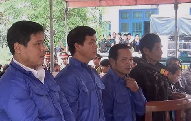 Quảng Ngãi: 4 lãnh đạo và cán bộ xã bị xử phạt 24 năm tù giam vì trục lợi tiền chính sách