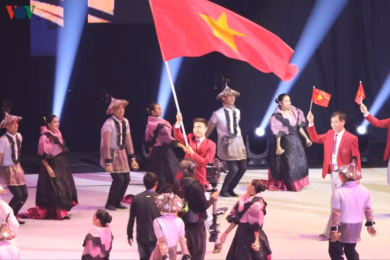 đoàn thể thao việt nam diễu hành trong lễ khai mạc sea games 30 hình 6 doan the thao viet nam dieu hanh trong le khai mac sea games 30 hinh 6