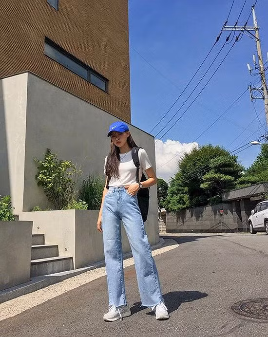 Gợi ý phối đồ mùa hè với quần jeans ống suông năng động ảnh 5