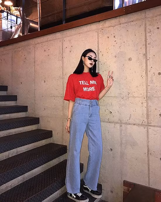 Gợi ý phối đồ mùa hè với quần jeans ống suông năng động ảnh 1