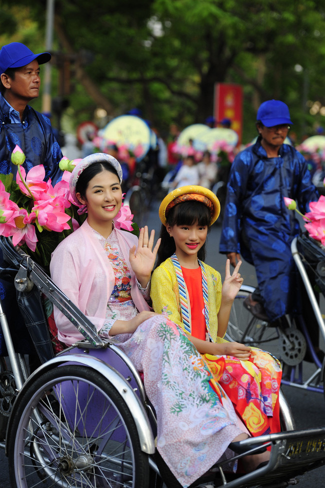 Con gái Hồng Quế tự tin xuất hiện bên Ngọc Hân mà không có mẹ - Ảnh 5.