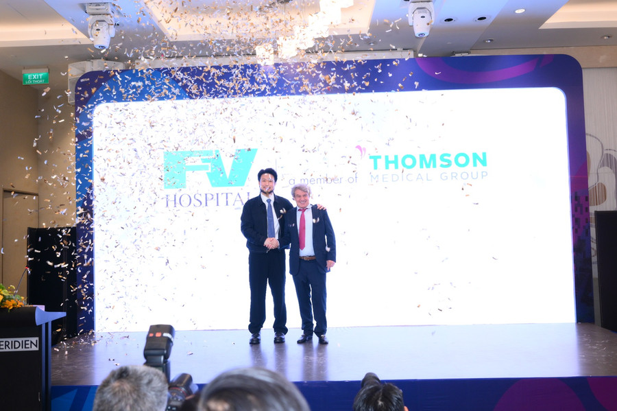 Ông Kiat Lim, Phó chủ tịch điều hành Tập đoàn Y tế Thomson và bác sĩ Jean-Marcel Guillon Ông Kiat Lim, Phó chủ tịch điều hành Tập đoàn Y tế Thomson và bác sĩ Jean-Marcel Guillon