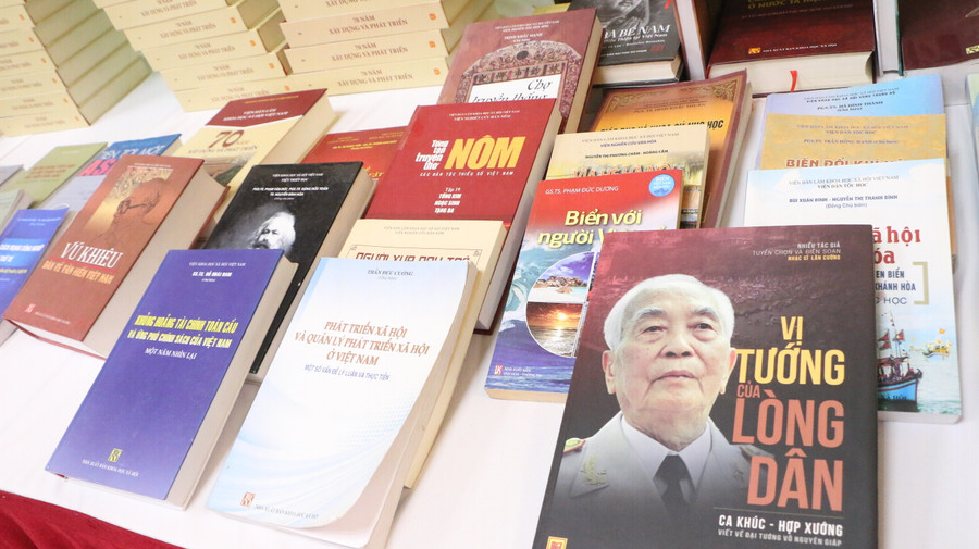 Trong 70 năm qua, Viện Hàn lâm Khoa học Xã hội Việt Nam đã và đang tập hợp được nhiều nhà khoa học uy tín của lĩnh vực Khoa học xã hội cho ra đời nhiều công trình nghiên cứu có giá trị.