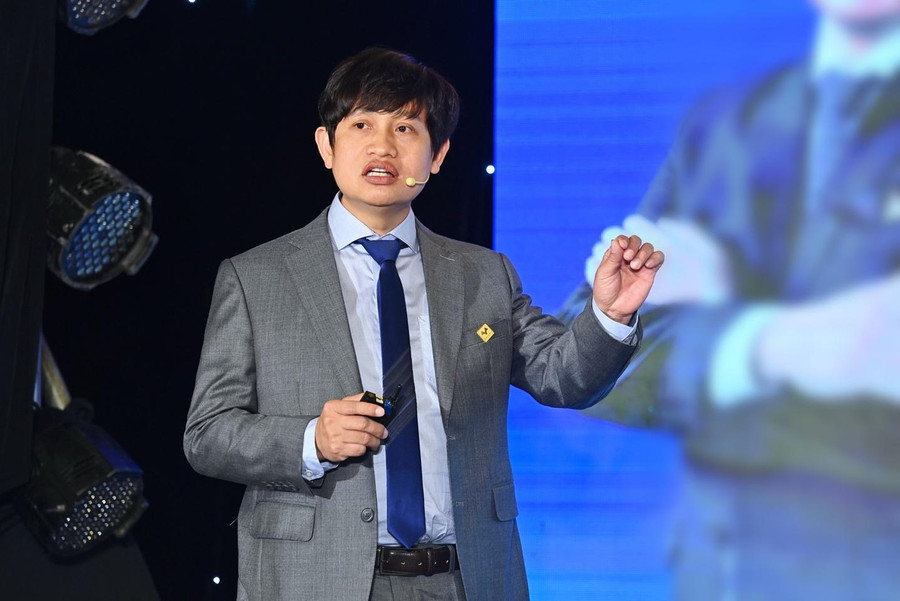 Ông Hoàng Mai Chung – Chủ tịch Hội đồng Quản trị Công ty Cổ phần Tập đoàn Meey Land phát biểu tại sự kiện Ông Hoàng Mai Chung – Chủ tịch Hội đồng Quản trị Công ty Cổ phần Tập đoàn Meey Land phát biểu tại sự kiện