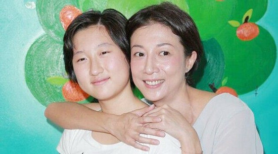 Chuyện chưa kể về Hoa hậu đẻ con rơi cho Thành Long ảnh 7 Chuyện chưa kể về Hoa hậu đẻ con rơi cho Thành Long ảnh 7