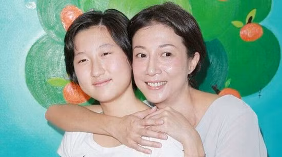 Chuyện chưa kể về Hoa hậu đẻ con rơi cho Thành Long ảnh 7