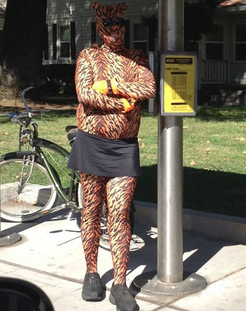 Khỏi lo bị nắng cháy da. cuoi-te-ghe-16-6-2-kieu-phan-ung-cua-con-gai-khi-bi-da-6