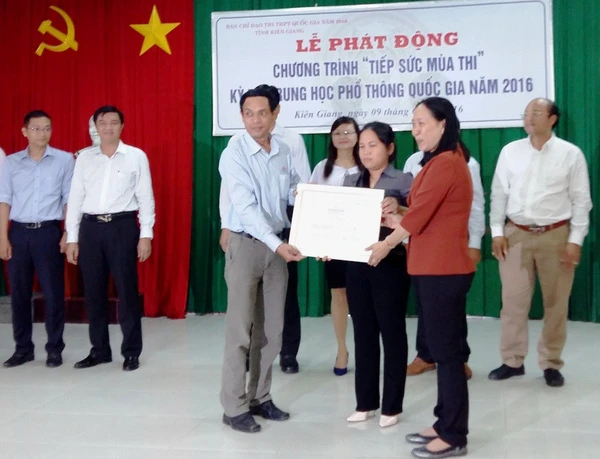 Kiên Giang: 4.000 suất cơm miễn phí phục vụ thí sinh