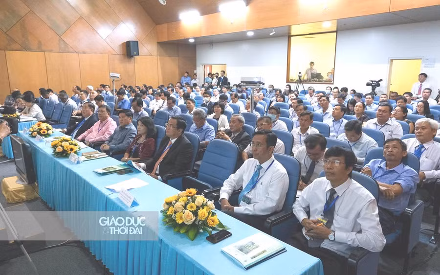 Các đại biểu tham dự hội nghị.