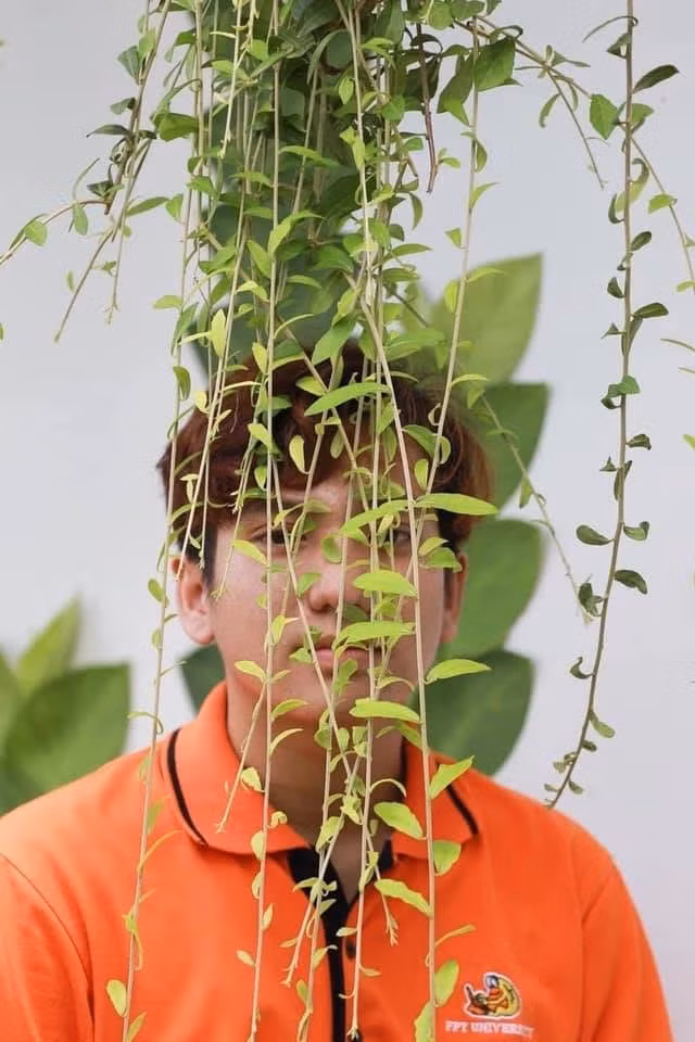 Nhờ bạn thân chụp ảnh và cái kết cười ra nước mắt ảnh 18