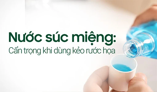 Dùng nước súc miệng sát khuẩn thường xuyên có thể gây hại.