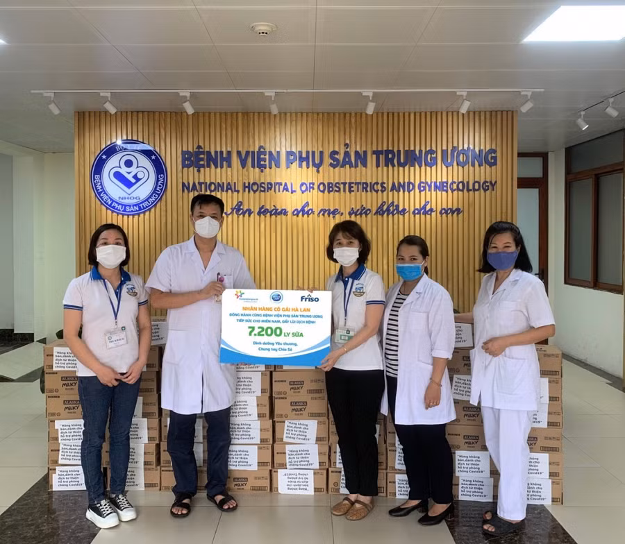 Nguồn dinh dưỡng từ Cô Gái Hà Lan hi vọng sẽ tiếp sức mạnh mẽ về thể chất lẫn tinh thần cho các bác sĩ trong đợt ra quân này.